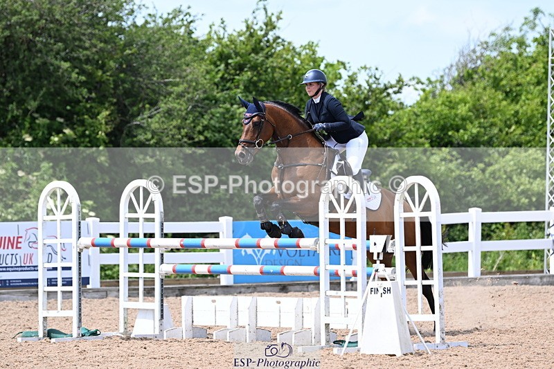 240619A-140343-00376 - Cls 4 Snr Newcomers and 1.10m Open