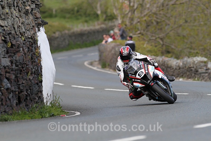 Ian Hutchinson - RST Superbike Race