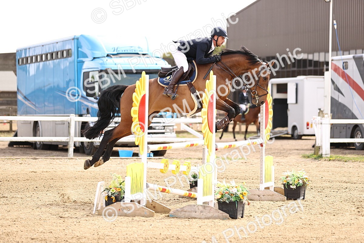 SBM_002286 - Class 11 - Senior newcomers - 1.10m