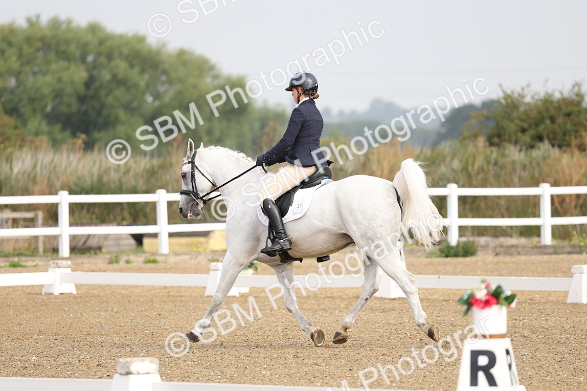 SBM_005386 - Class 6 - Novice 6 - 9.30-10.12