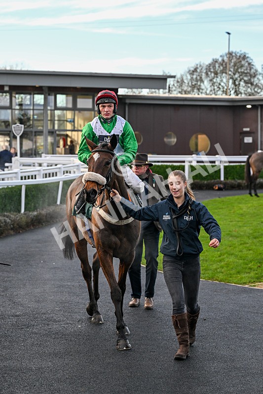 161225-Race 3-Passing Pleasure-8310 - Race 3