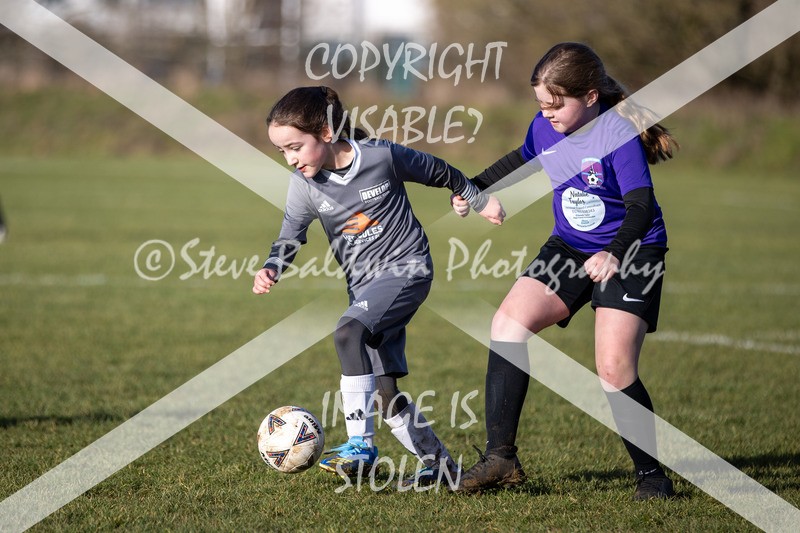 1DX31385 - 2026-01-17 FC Abbey Meads U9 Purple Girls V Develop FC U9 Girls