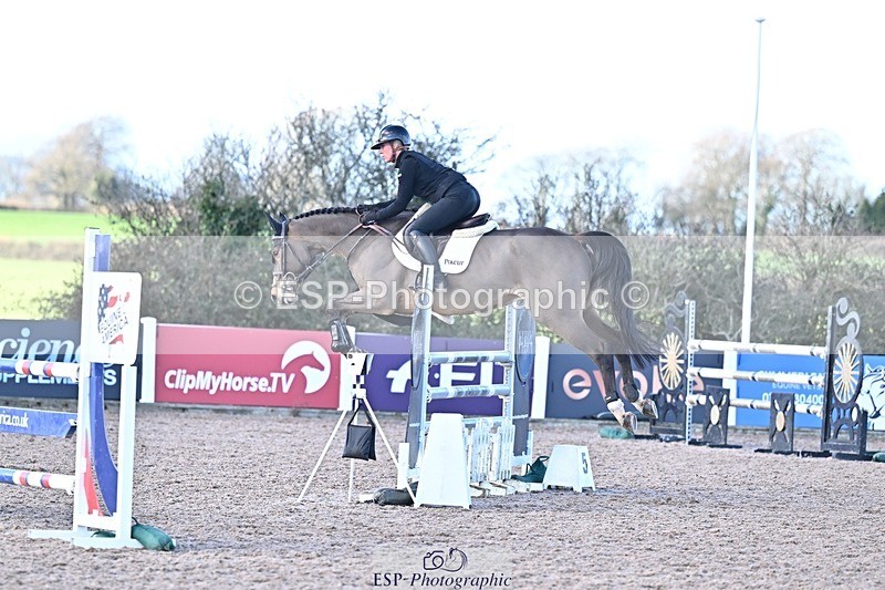 251203-130841-00631 - Cls 4 Newcomers and 1.10m Open