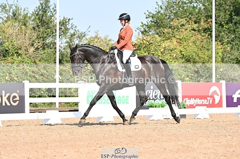 250816-102726-03144 - 118-Charlotte.DickerDevaldi's.Kiss