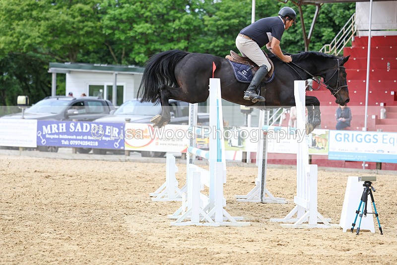 3E7A7868 - Class 8: Senior Foxhunter/1.20 open