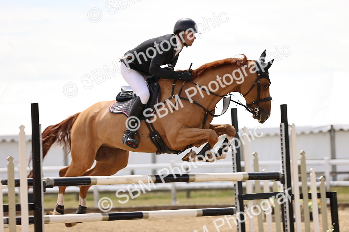 SBM_010541 - Class 9 - Senior Foxhunter - 1.20m Open
