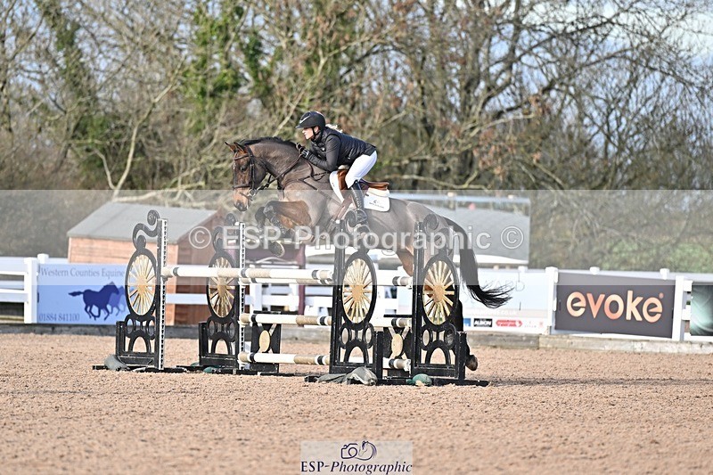 251126-123321-00475 - Cls 4 Newcomers and 1.10m