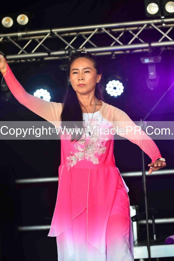 SH4_0116 - Tai Chi with Lisa Kay.
