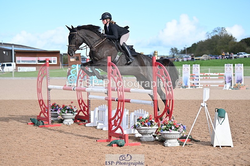 231014A-103743-04166 - Cls 18 Newcomers & 1.10m Open