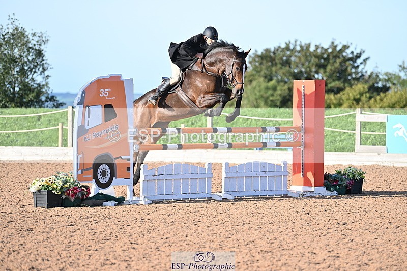 231015A-100329-07128 - Cls 28 Newcomers & 1.10m Open