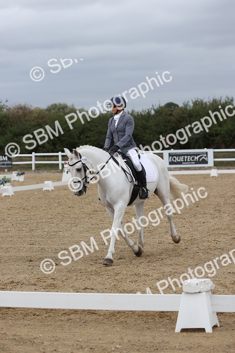 SBM_004260 - Class 9 - Novice 3 Champs