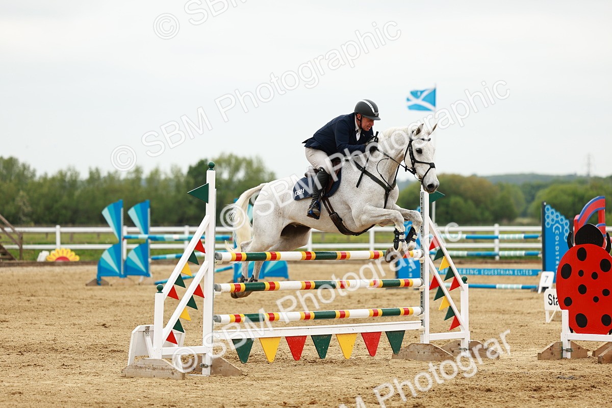 SBM_001119 - Class 5 - Senior Foxhunters - 1.20m