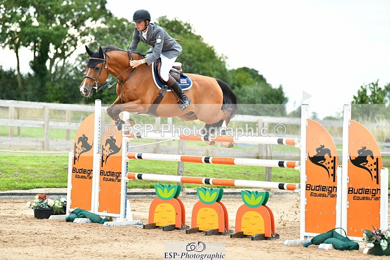 230720A-153447-03935 - Cls 9, 2 Star Big 1.40m Start to break