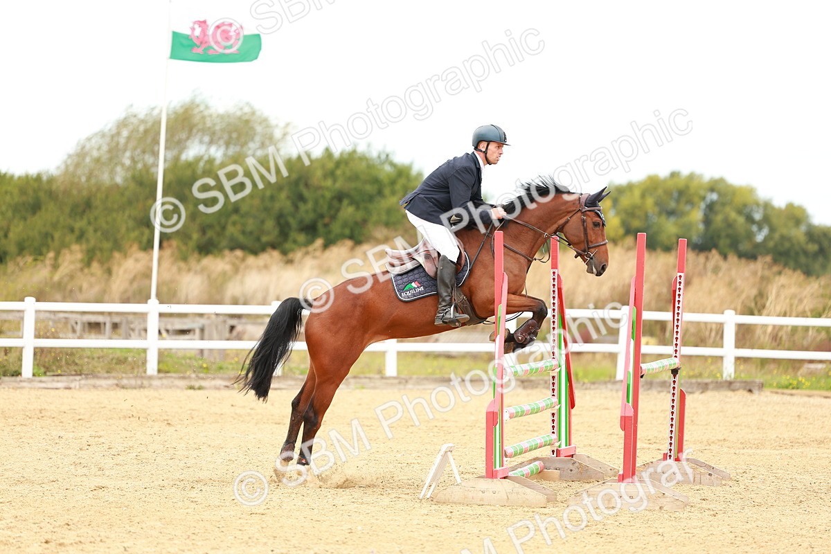 SBM_001592 - Class 4 - Senior Newcomers - 1.10m
