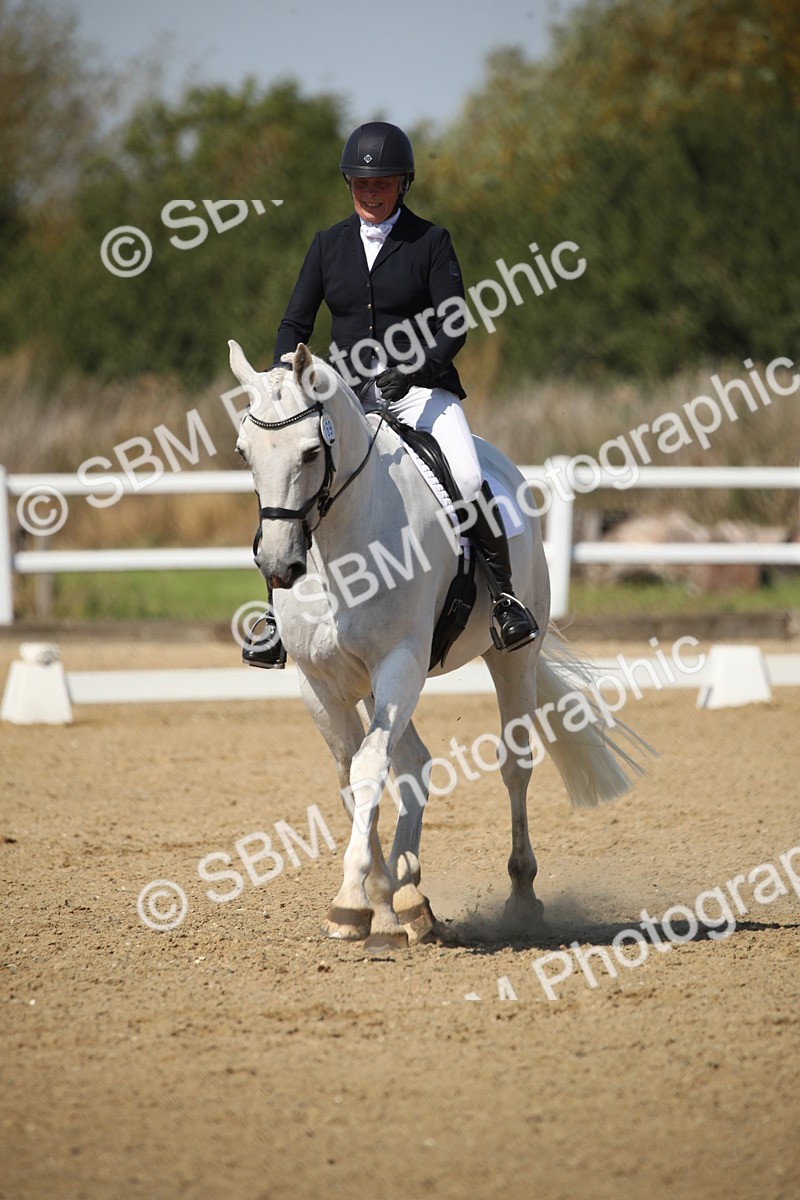 SBM_005043 - Class 11 - Novice 5 - 11.41-12.58