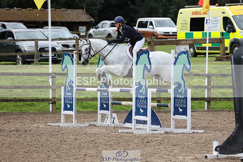 240804-114448-12793 - 455-Nicola_Horsley-Gubbins-RATHNAGREW_GREY_TEX