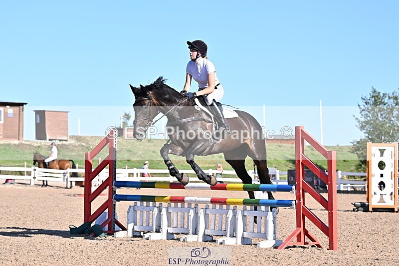 250708A-181842-00470 - 90cm Classes