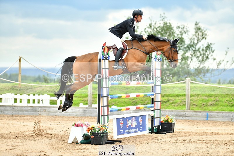 230720A-150154-03666 - Cls 9, 2 Star Big 1.40m Start to break