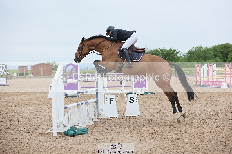 250524-130019-04883 - Cls 15 Snr Fox 1st Rnd