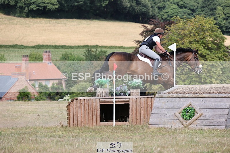 250802A-155325-06880 - F-278-Stacey.Blunn-MEADOWMARSH.DANCING.MILLIE