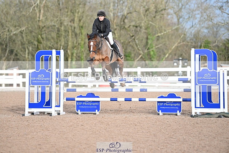 231208A-112013-00438 - Cls 4 Snr 1.05m Open