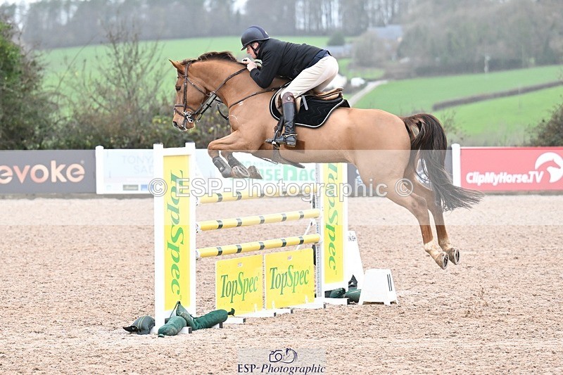 251206-132320-01089 - Cls 13 Snr Foxhunter and 1.20m