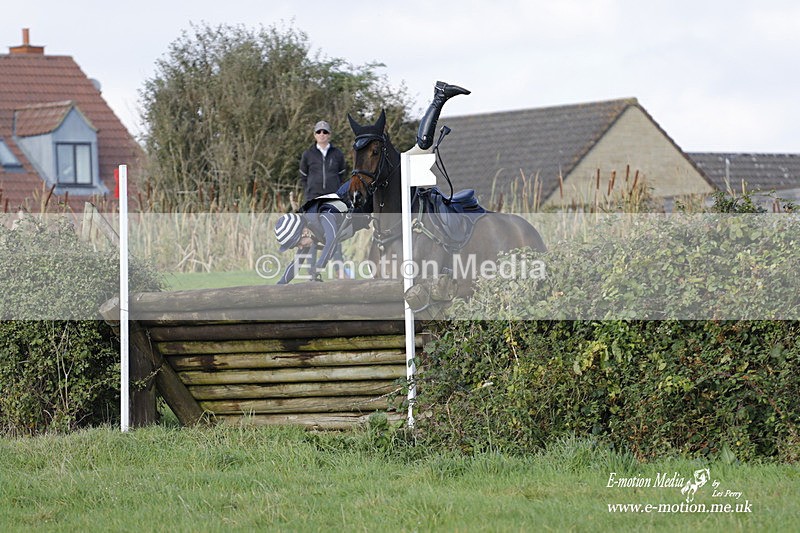  WWHT 171021 3997 - Open (1.00m)  17/10/21