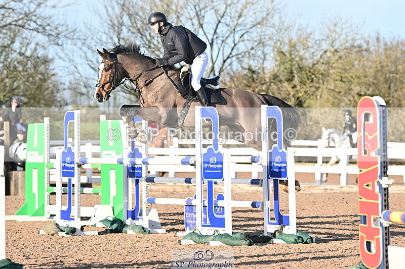 231210A-132143-02566 - Cls 20 Newcomers & 1.10m Open