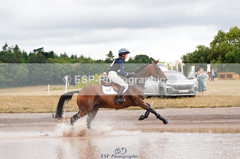 250803A-150008-15728 - P-710-Isla.Kitson-BLUES.CLOUD