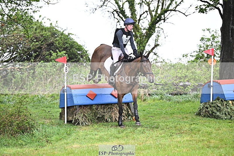 250418-123930-03059 - 025-Oliver.Thompson-HOLD.ME.TIGHT