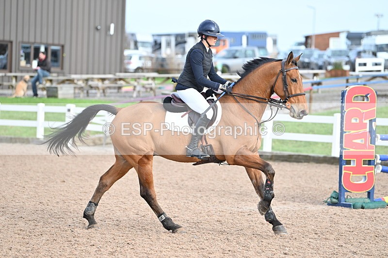 231208A-123232-00731 - Cls 5 Newcomers & 1.10m Open