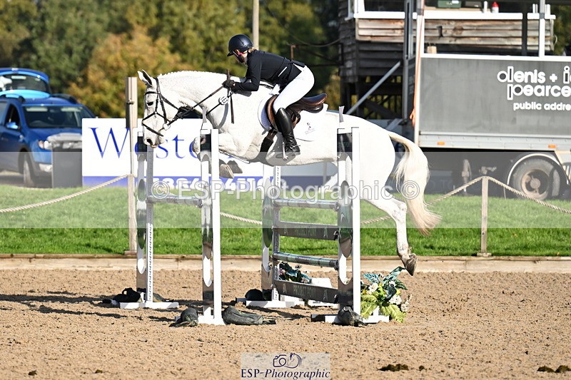 251024A-105838-06637 - B-153-Charlotte.Franck-Steier