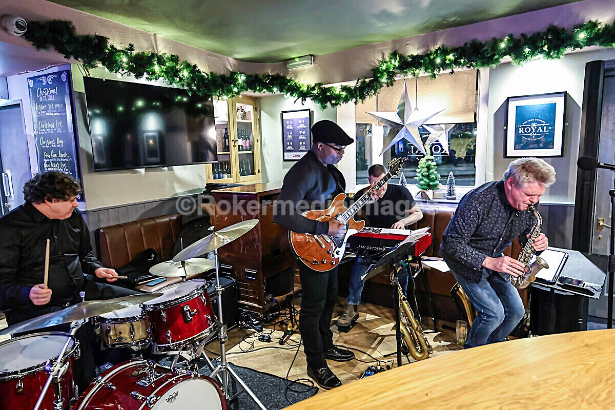 Derek Nash Dec 2025-40 - Derek Nash and Jonny Henderson Trio