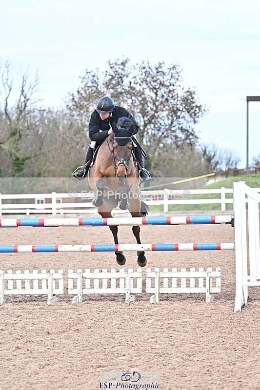 251126-133005-00583 - Cls 5 Foxhunter and 1.20m