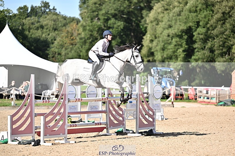 260906A-160548-04564 - Cls 24 Snr Foxhunter