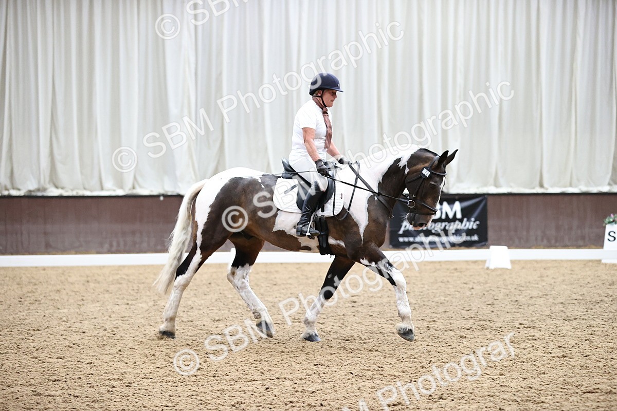SBM_001940 - Novice 4 - 11.15-13.22