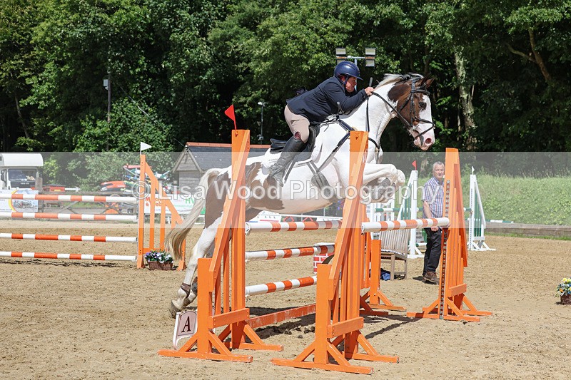 3E7A7446 - Class 8: Senior Newcomers/1.10m open