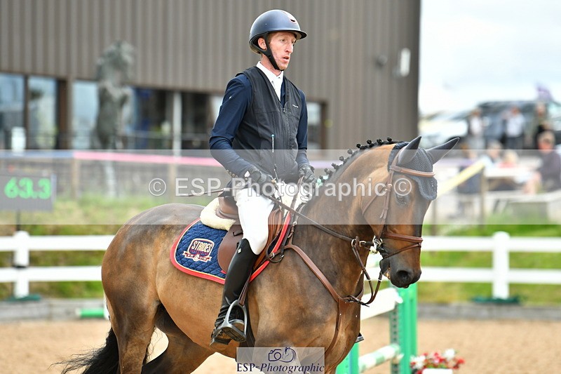 230721A-142025-06854 - Cls 22, 1 Star Gold 1.30m