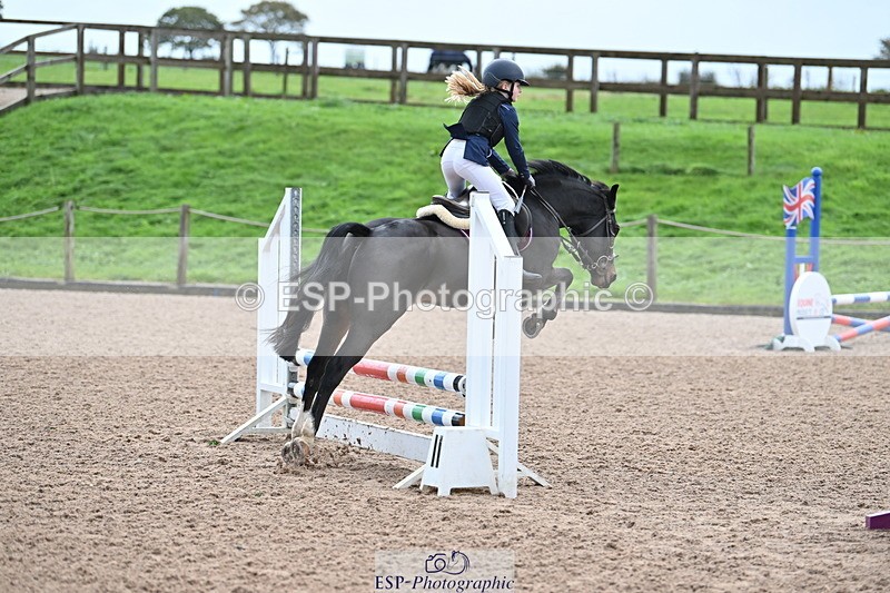 231029A-093904-02470 - 60cm Club and Schools