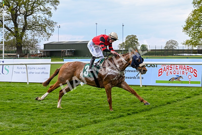 220425-Race 1-Kats Bob-8663 - Race 1