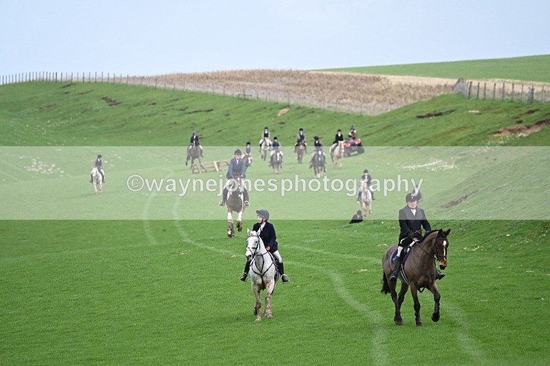 WJ6_9237 - Line Three