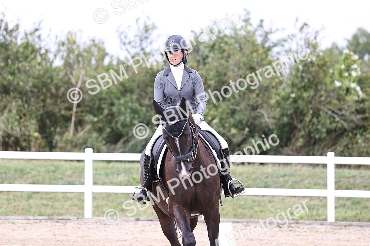 SBM_017548 - Class 14 - Novice 23 - 13.52-14.55