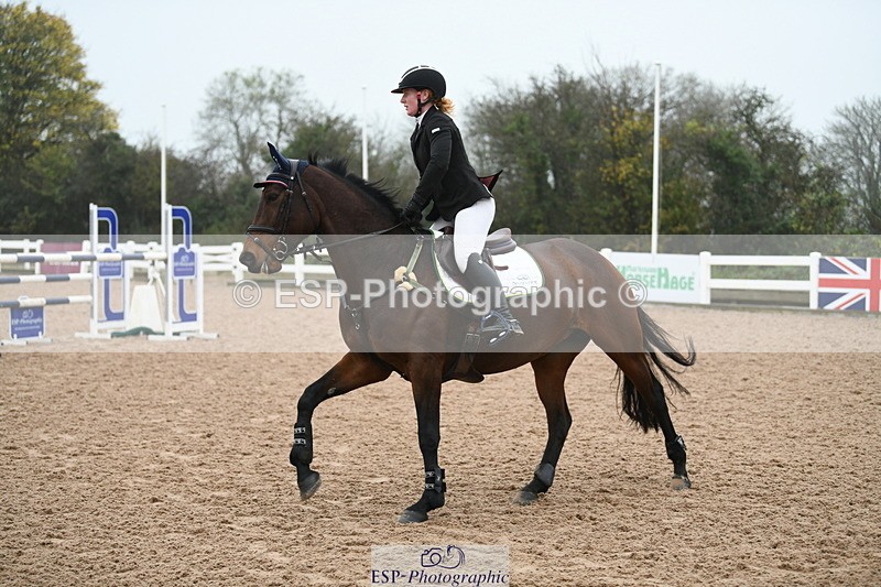 241103A-104415-07558 - SUN Cls 21 Snr Newcomers and 1.10m Open