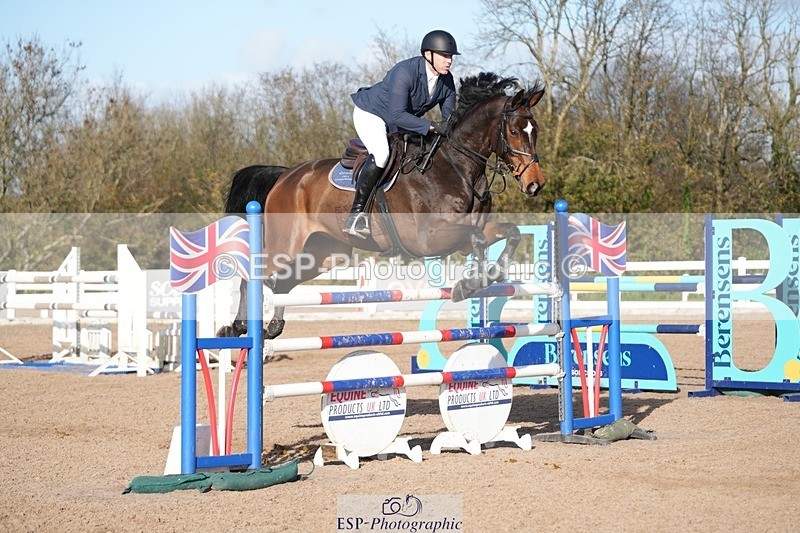 251108-125330-02590 - Cls 13 Foxhunter and 1.20m Open