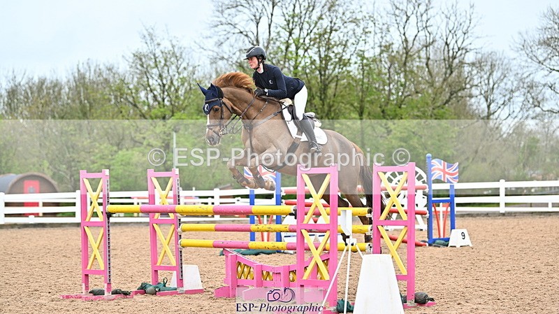 240501A-134656-00851 - Cls 8 Snr Foxhunter and 1.20m Open