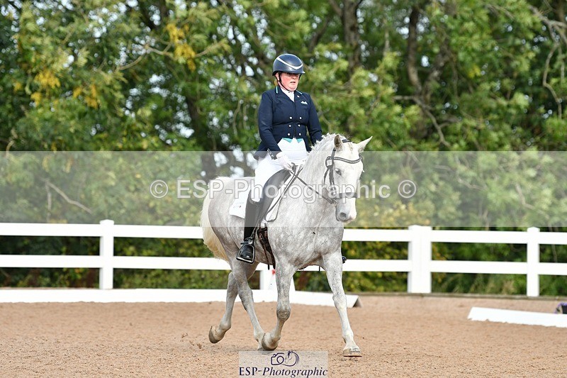 250906-091753-00295 - 091-Jenny.FolmanPluto.Barbana