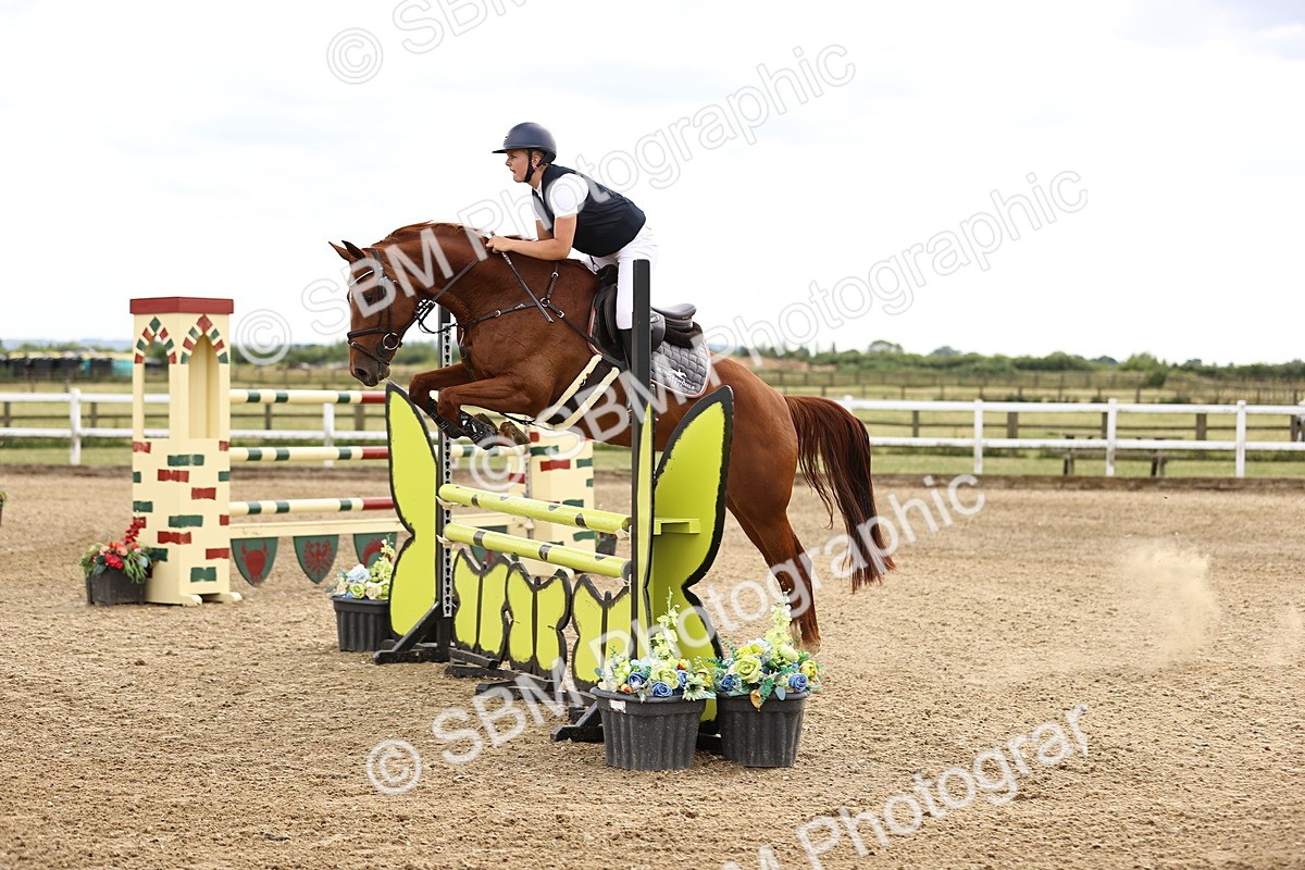 SBM_002301 - Class 18 - Ariat Senior British Novice- 90cm Open