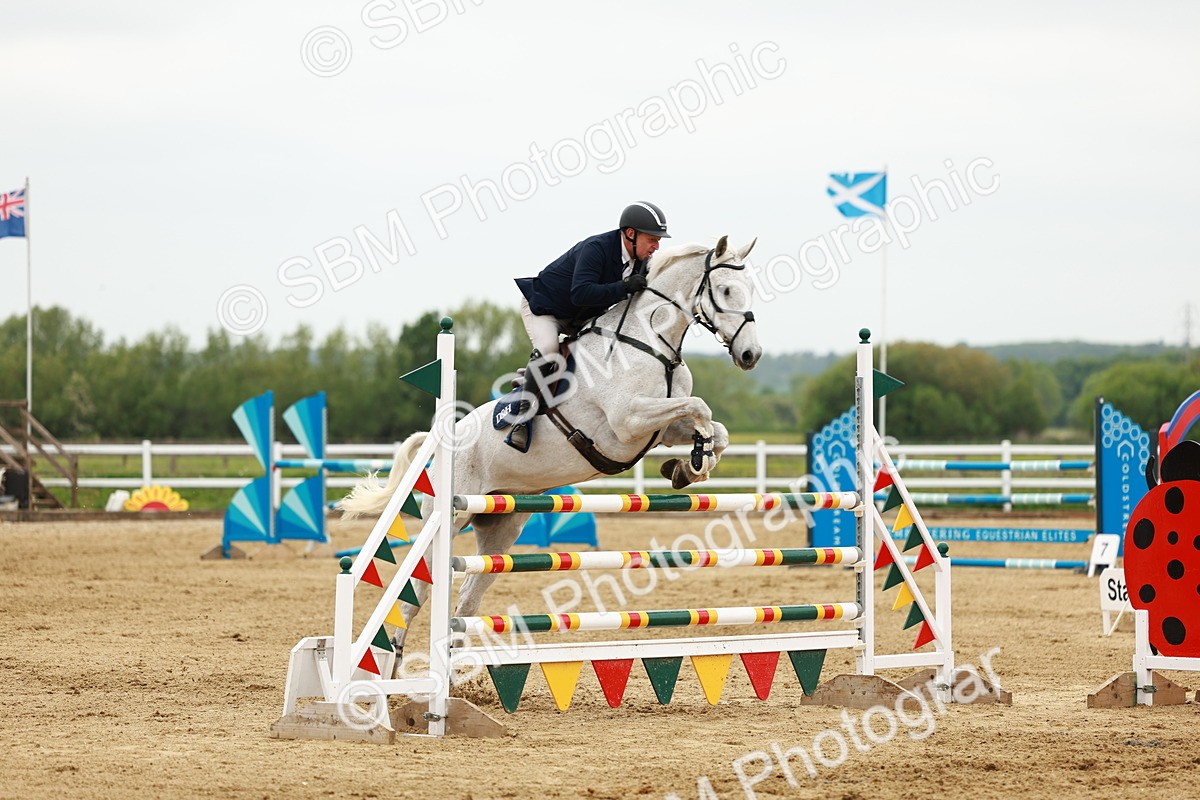 SBM_001117 - Class 5 - Senior Foxhunters - 1.20m