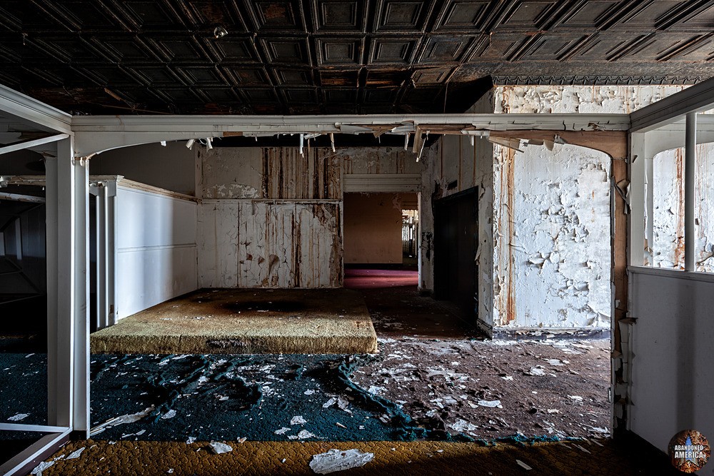  - Kaufmans Department Store