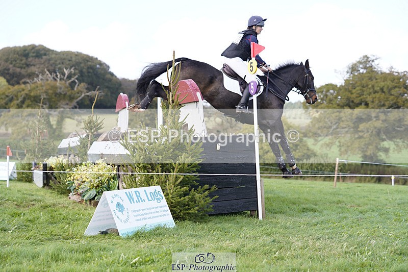 241025-125514-08013 - 130-Imogen.White-BE.TOUCHABLE